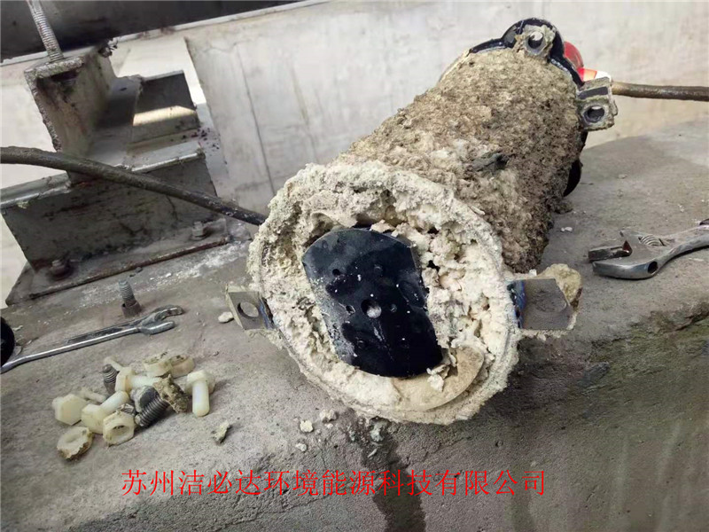 循环水吸垢器